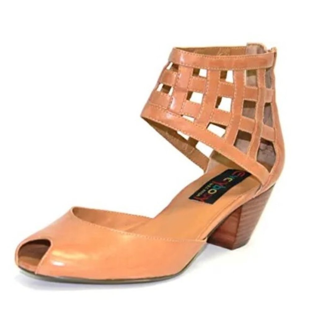 Everybody Women's Grande Caged Sandals